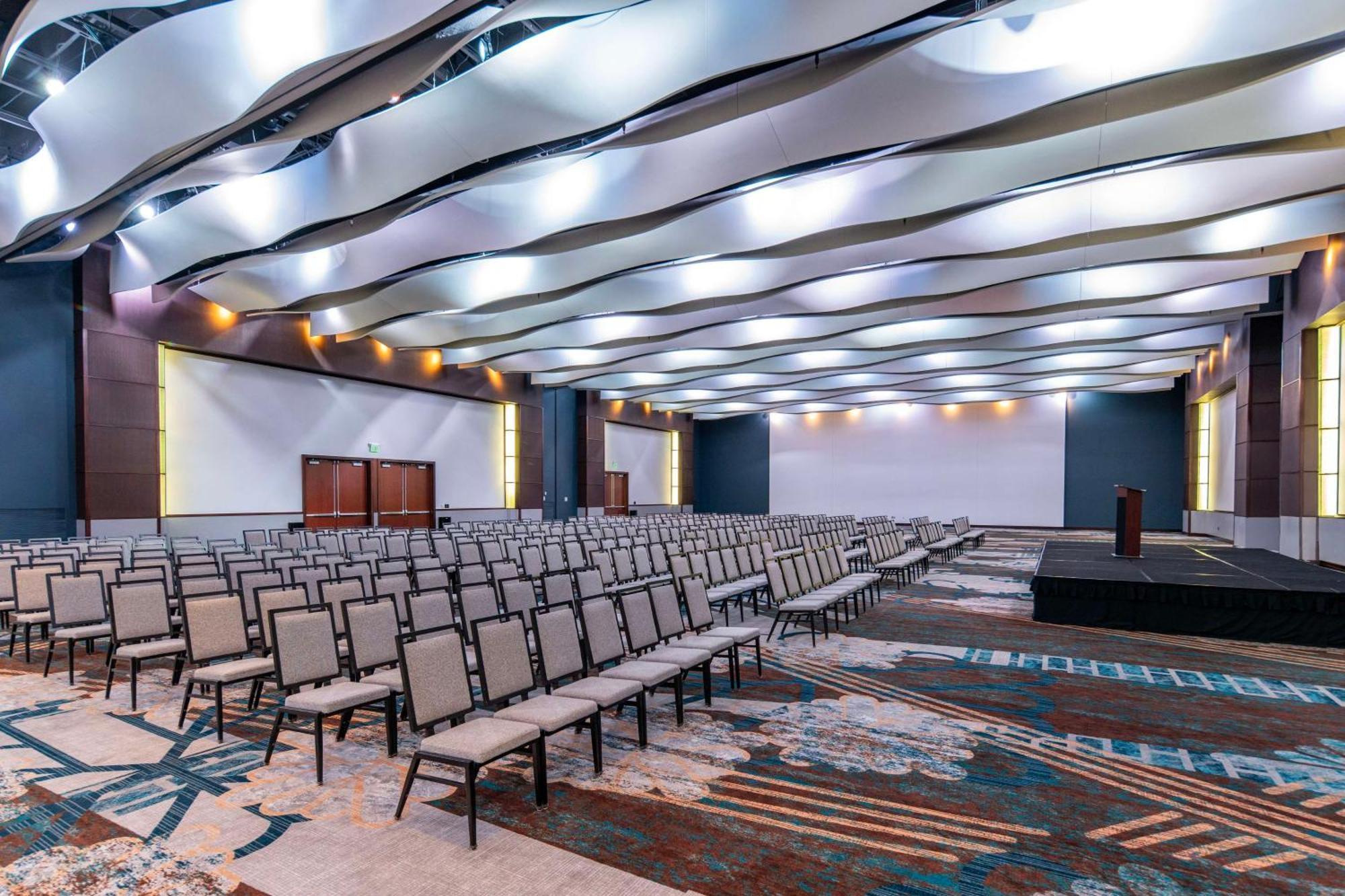 Doubletree By Hilton Hotel Cedar Rapids Convention Complex Exteriör bild